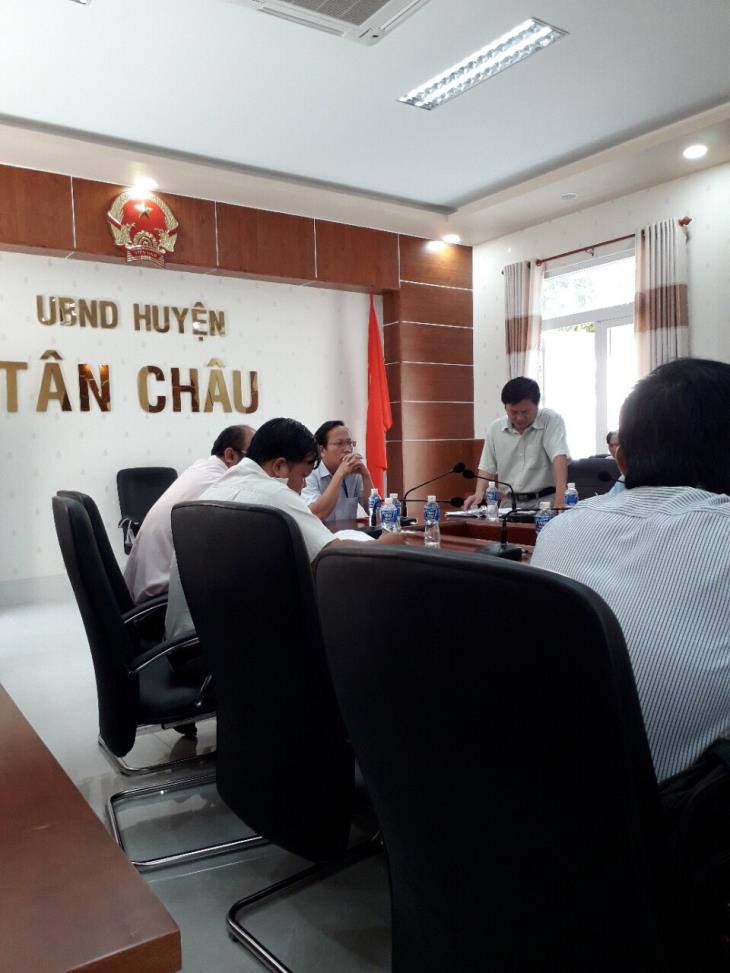 UBND huyện Tân Châu họp giải quyết một số tồn tại, vướng mắc trong công tác cấp giấy chứng nhận quyền sử dụng đất, quyền sở hữu nhà ở và tài sản 
